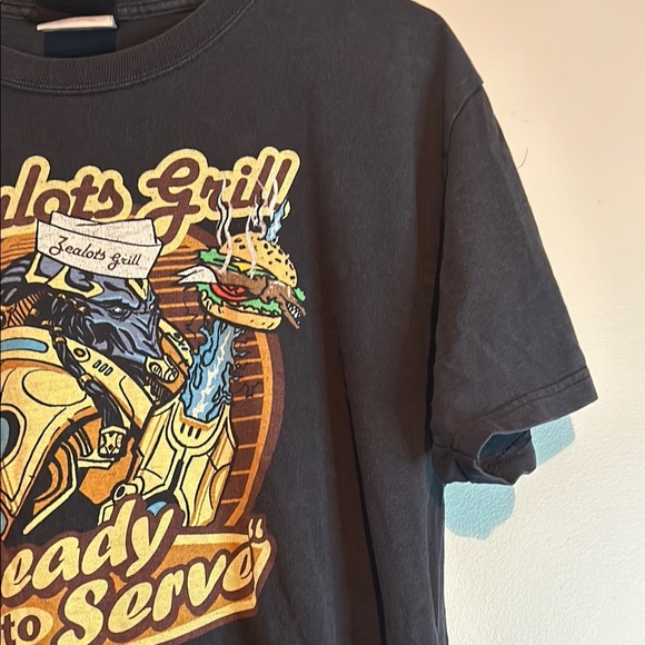 Black Short Sleeve Tee for Effortless Style - Picture 8 of 16